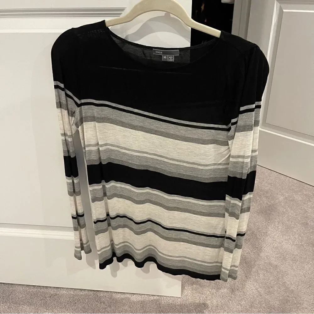 Vince Black & Gray Engineered Striped T-Shirt - Picture 2 of 6